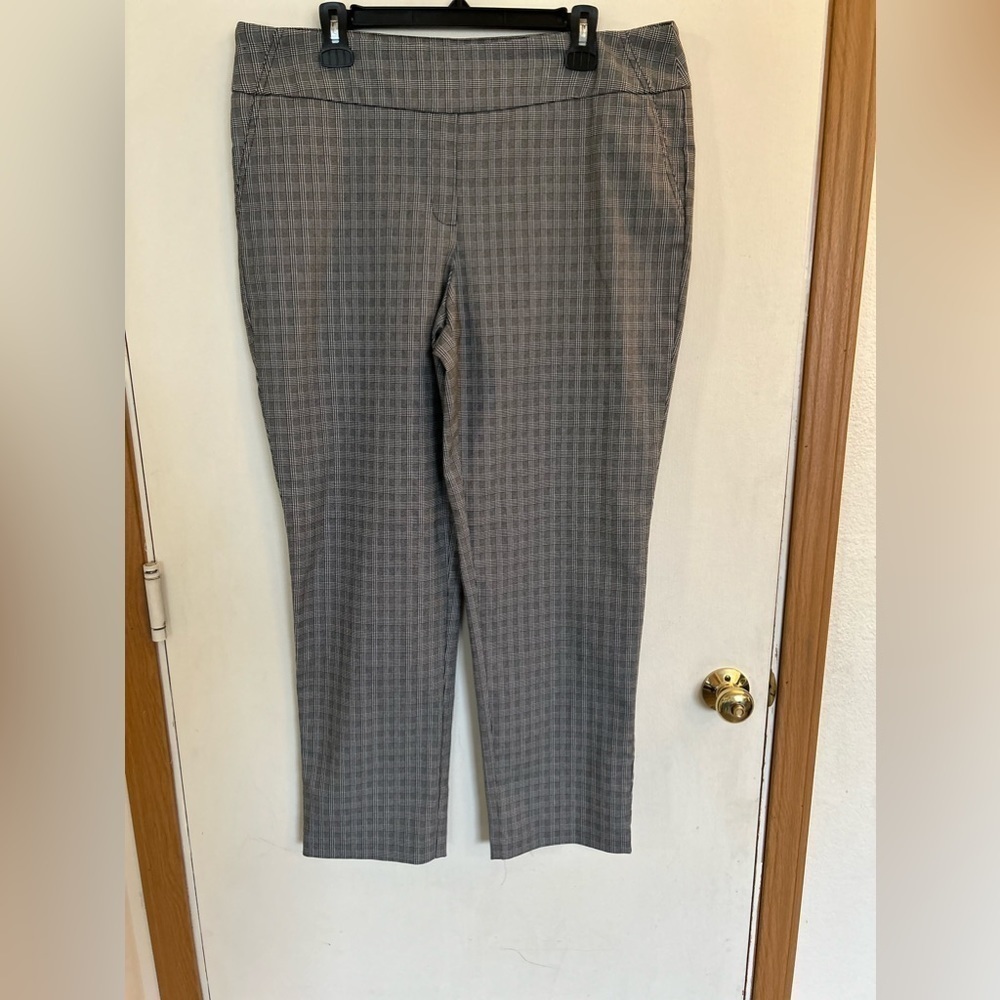 Hilary Radley Pull On Pants XL Blk/White
Plaid Women